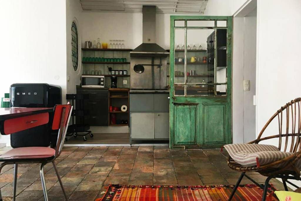 Logement De Charme A Joyeuse Apartment Exterior photo